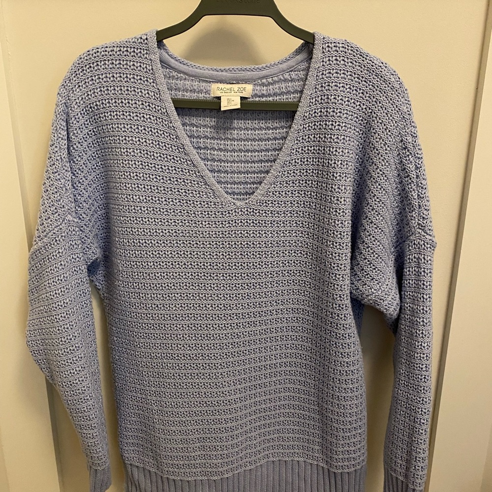 Doesn’t require anything be worn underneath.Excellent condition without flaws